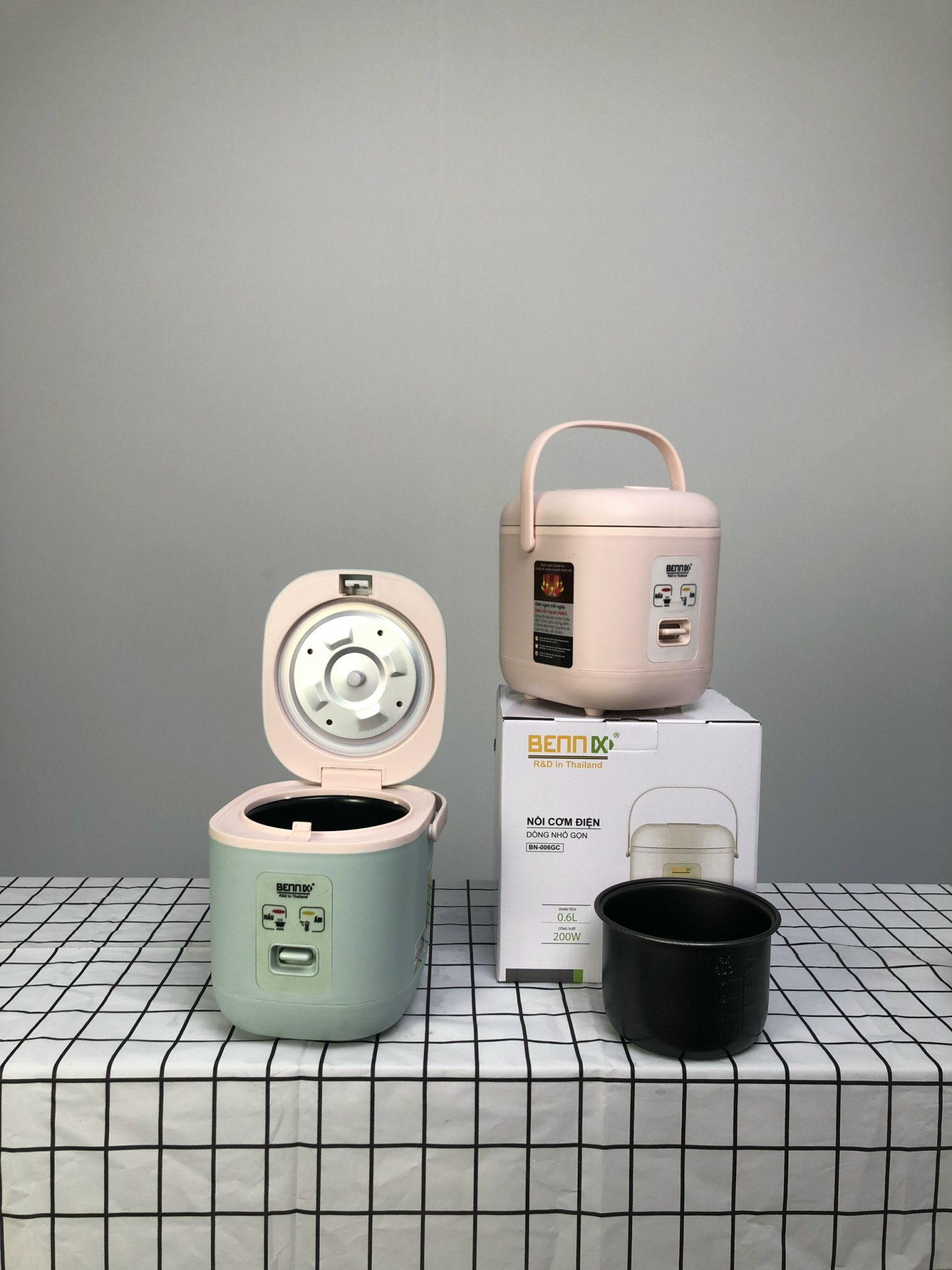 Nồi Cơm Điện Mini Bennix 0.6L BN-006GC Lòng Nồi Chống Dính Hầm Nấu Tiện Lợi Dành Cho 2 Người Ăn- Hàng Chính Hãng