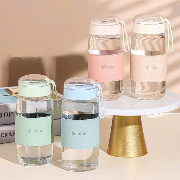 Bình Thuỷ Tinh Có Dây Đeo Dung Tích 340ml Kèm Bọc Da In Hình Chòm Sao - Giao Màu Ngẫu Nhiên