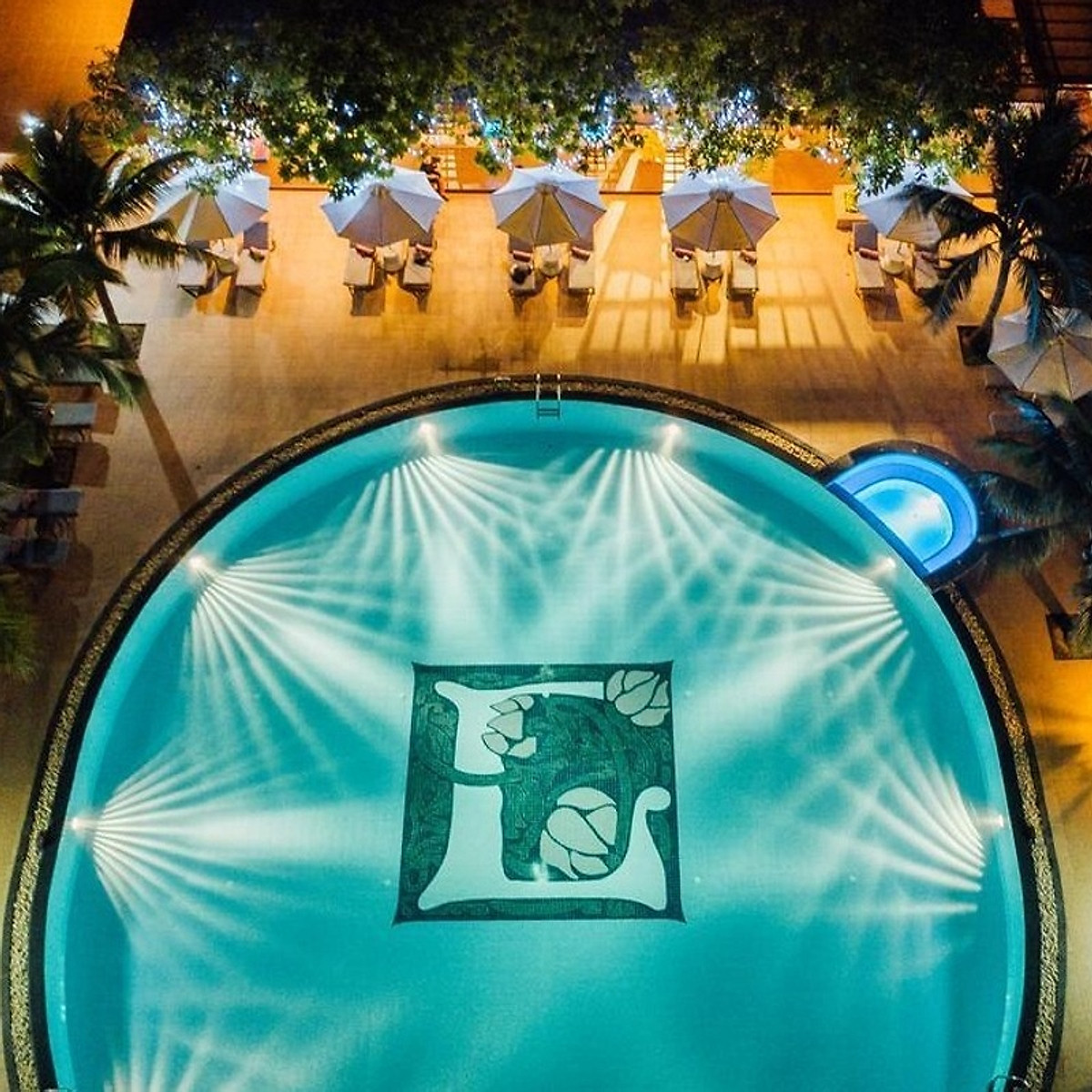 Lotus Mũi Né Resort & Spa 4* + Xe Limousine Khứ Hồi Từ Sài Gòn Dành Cho 01 Người