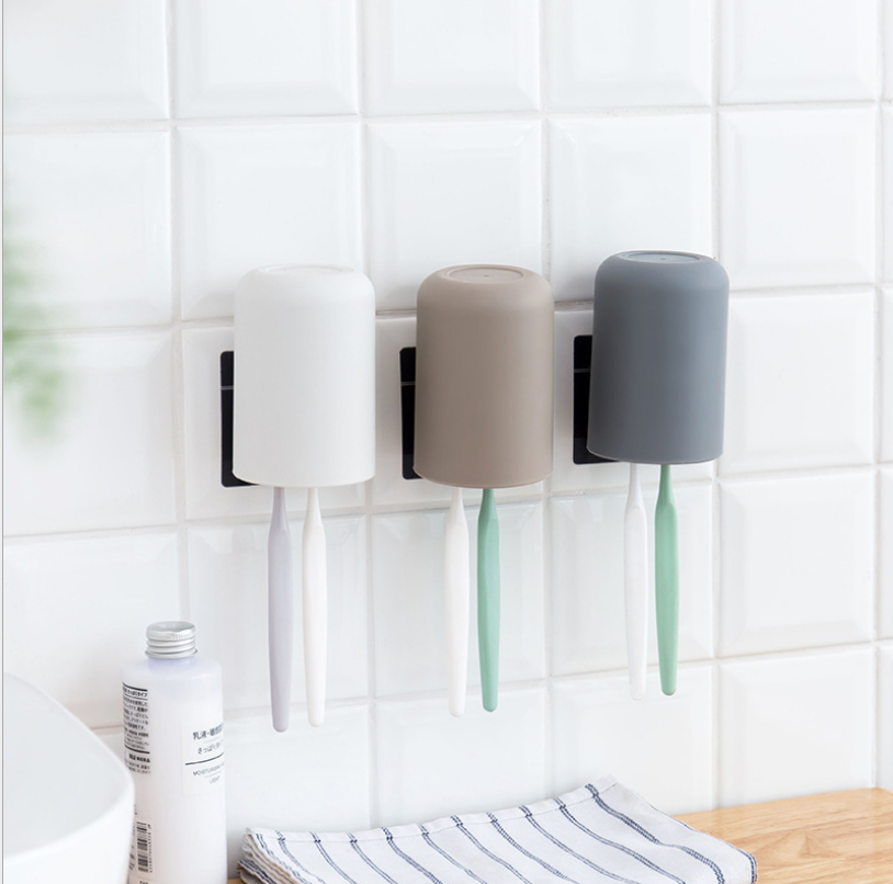 Móc dán tường đựng bàn chải kèm cốc