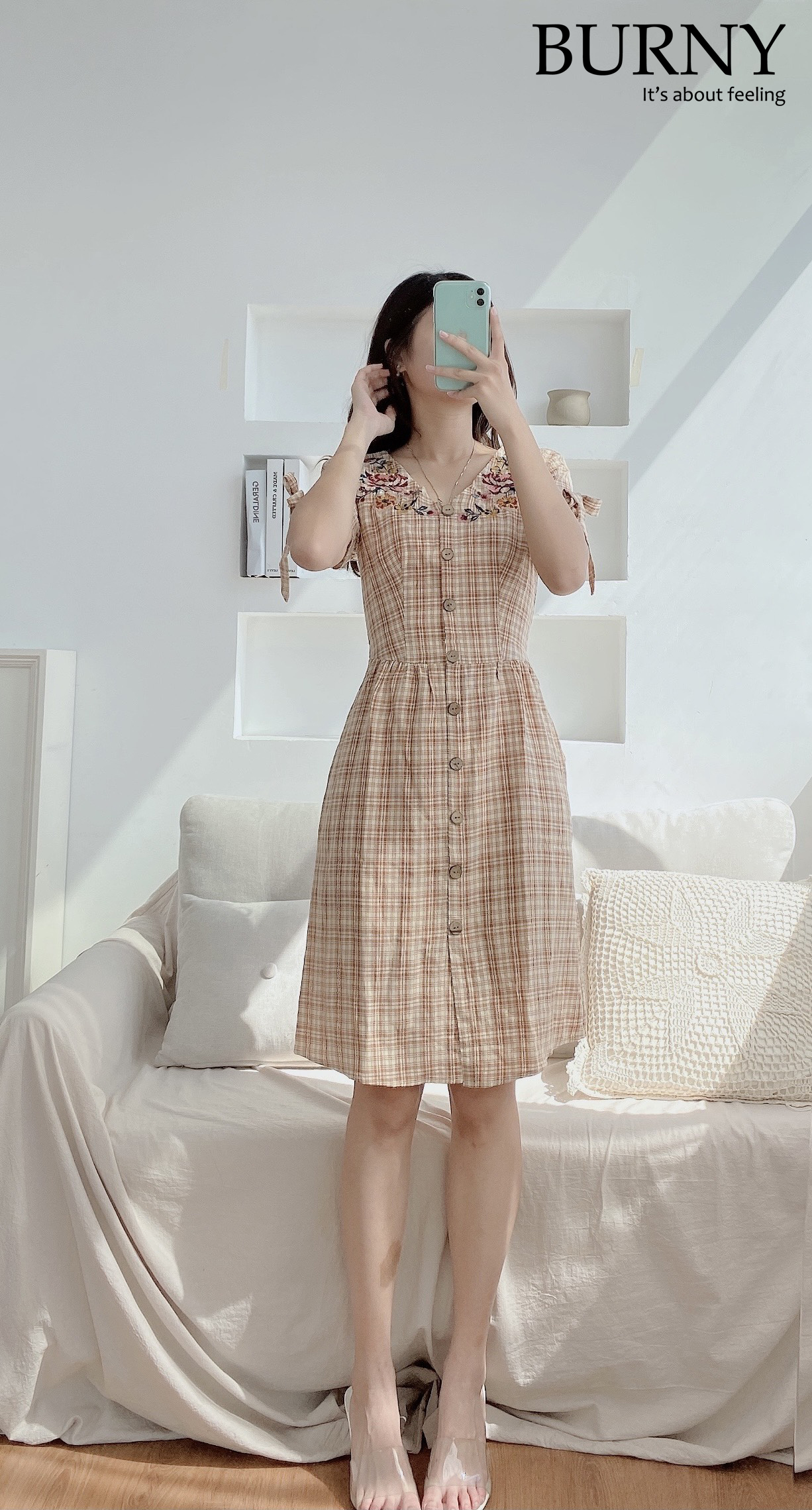 Váy đầm xòe ngắn tay vải kẻ vàng Floral dress Burny V4003549KV