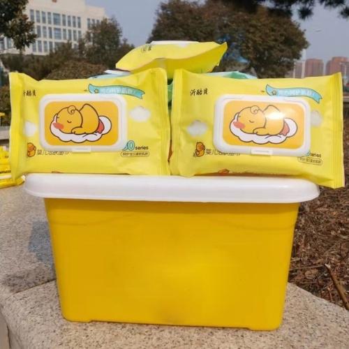 Thùng 10 Gói Khăn Giấy Ướt Vịt Vàng, Con Ong Vàng Tiện Dụng Tặng Thùng Nhựa Xinh Xắn, An Toàn Cho Bé
