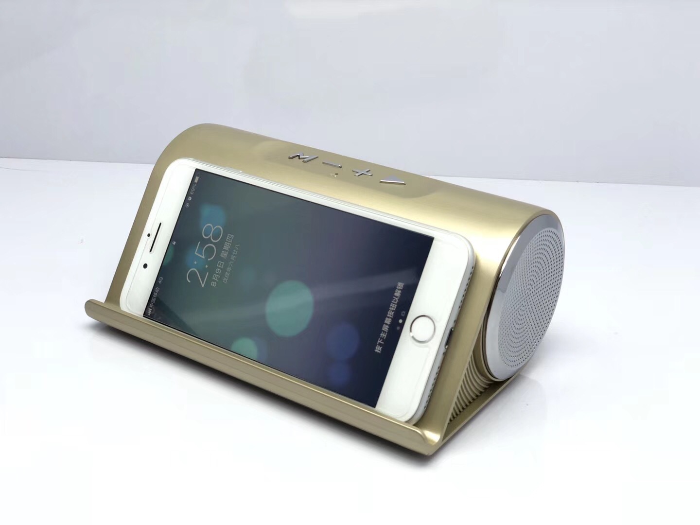 Loa bluetooth LP-V9 có giá đỡ