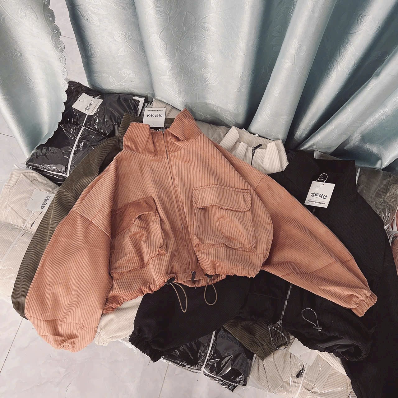 Áo khoác lửng nhung tăm trơn kiểu cánh dơi có túi ở ngực Nón Rộng from Croptop Phối Nón Cá Tính