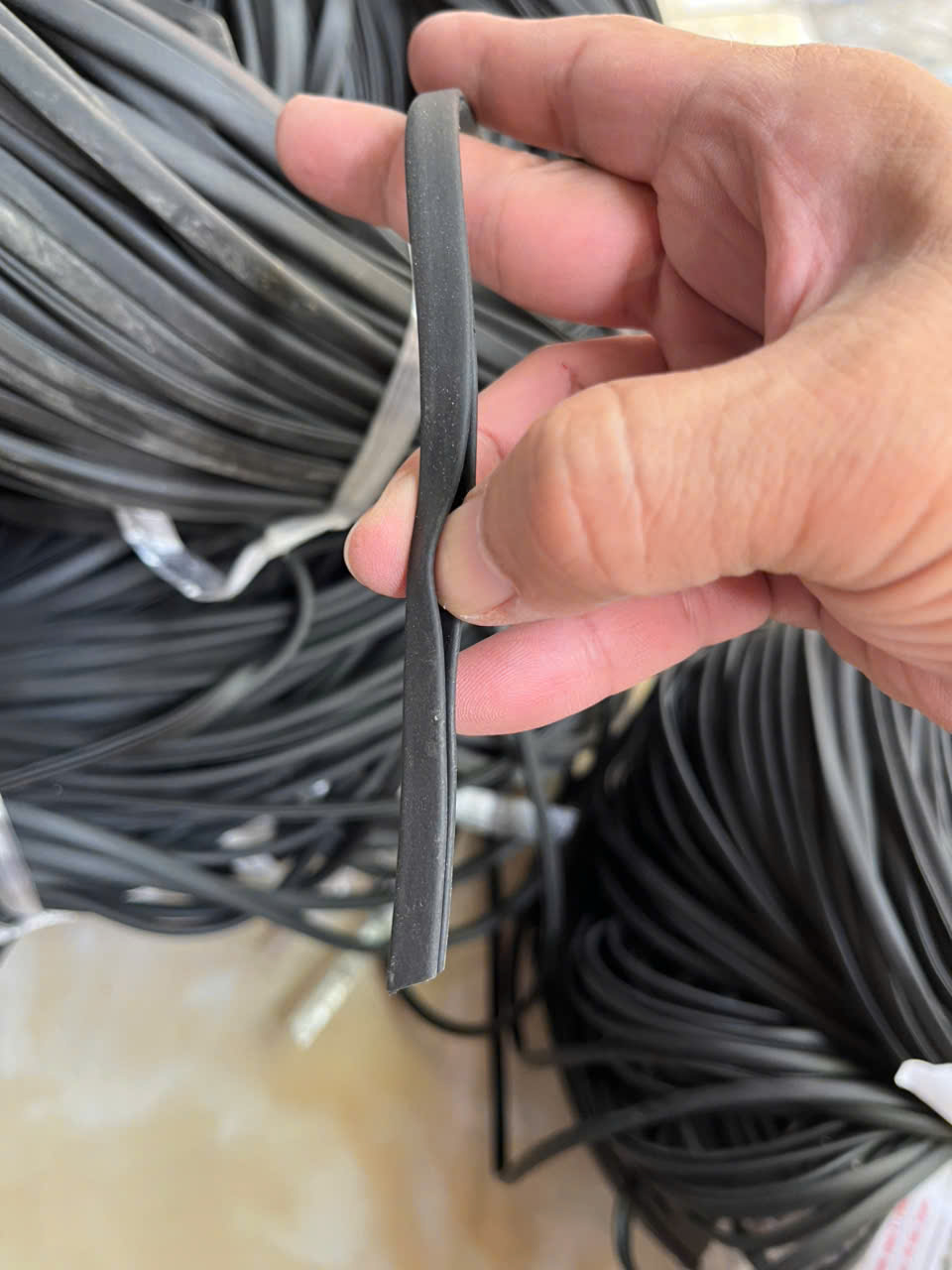 Dải cao su hình chữ U