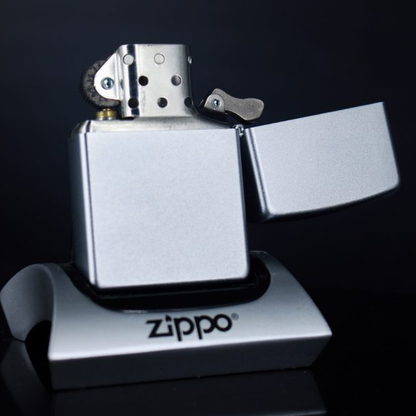Bật Lửa Zippo 2006 - John Deere Emblem