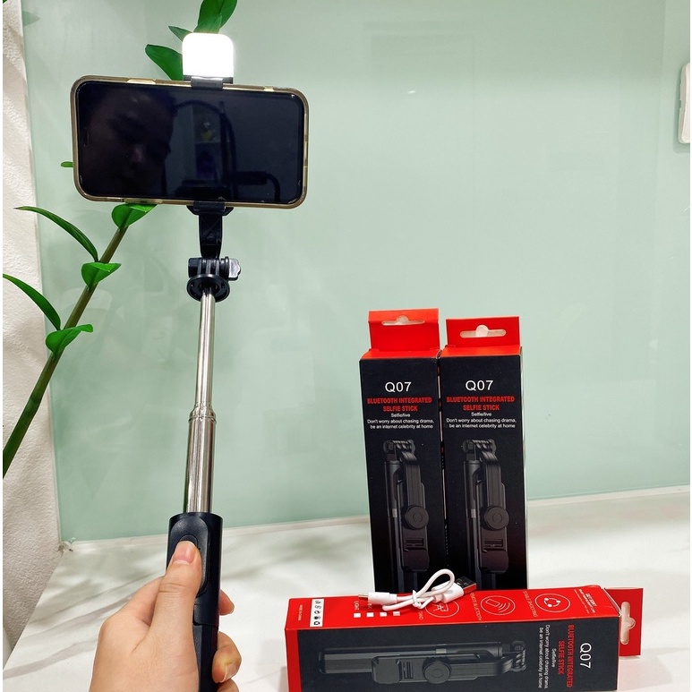 Gậy chụp ảnh 3 chân có đèn led trợ sáng Gậy tự sướng selfie chụp hình điều khiển từ xa xoay nhiều góc độ loại tốt