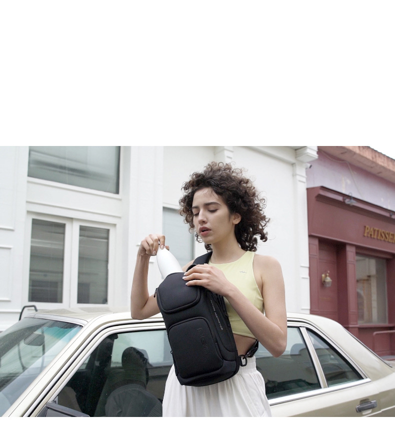 Túi đeo chéo nam phong cách mới – BEE GEE DCN9100