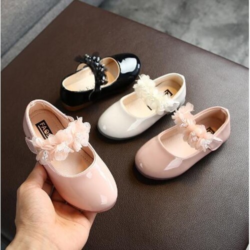 Giày bé gái N3 đế bằng quai gắn hoa xinh xắn