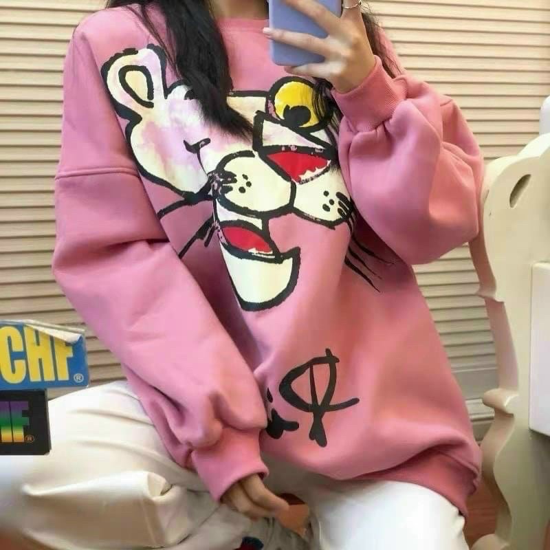 Áo sweater in con báo hồng mới về