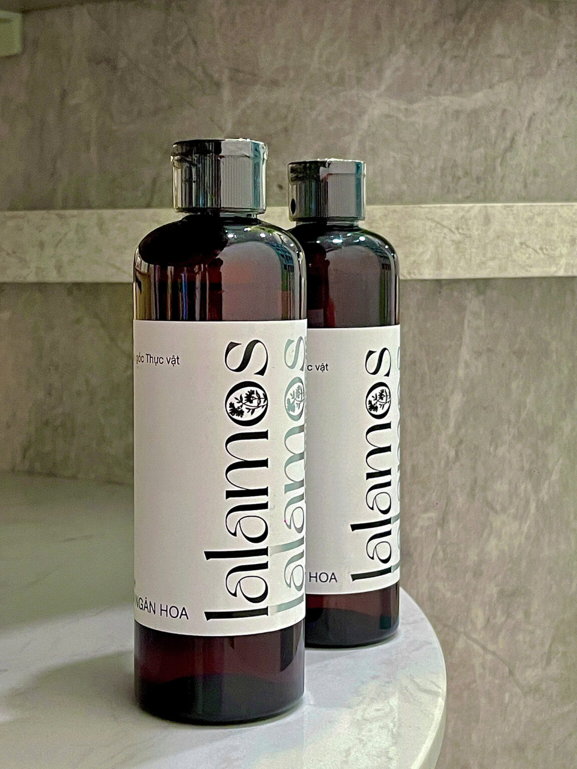 Toner Cánh Kim Ngân Hoa Lalamos Dưỡng Ẩm Và Se Khít Lỗ Chân Lông 250ml