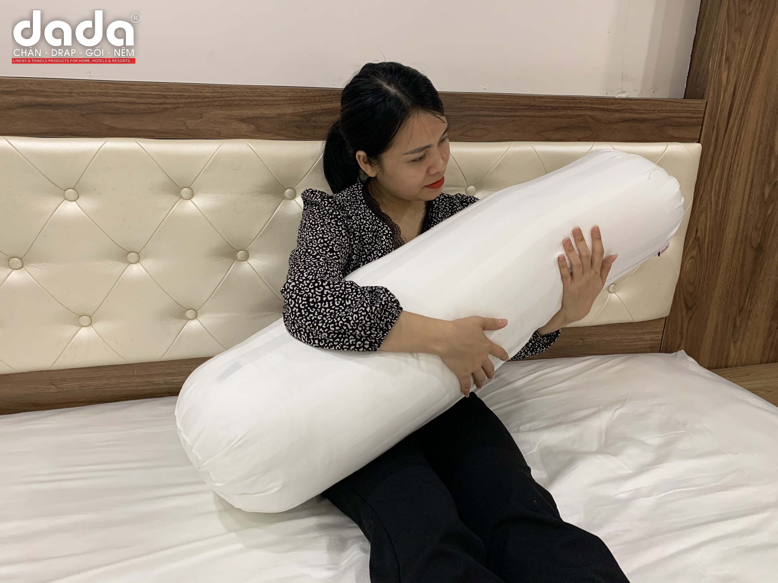 Gối ôm ép hơi Vinpearl tiêu chuẩn 5 sao chất liệu vải cotton mềm mát mịn size 80x100cm- Hàng Chính Hãng