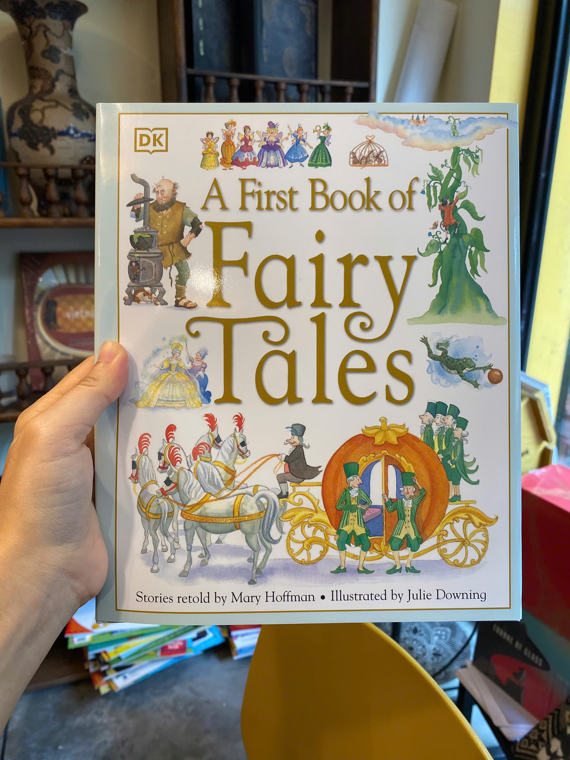 Sách - A First Book of Fairy Tales by Mary Hoffman - Sách Thiếu Nhi / Ngoại văn Nhập khẩu