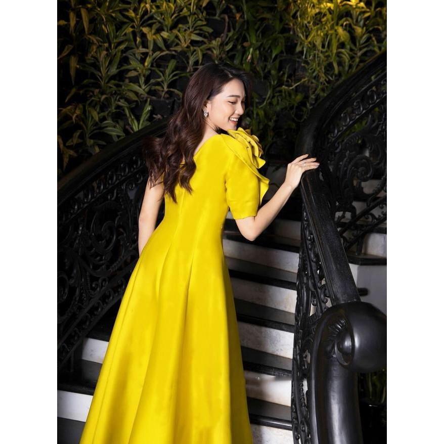 Đầm dự tiệc lệch vai đính hoa hồng