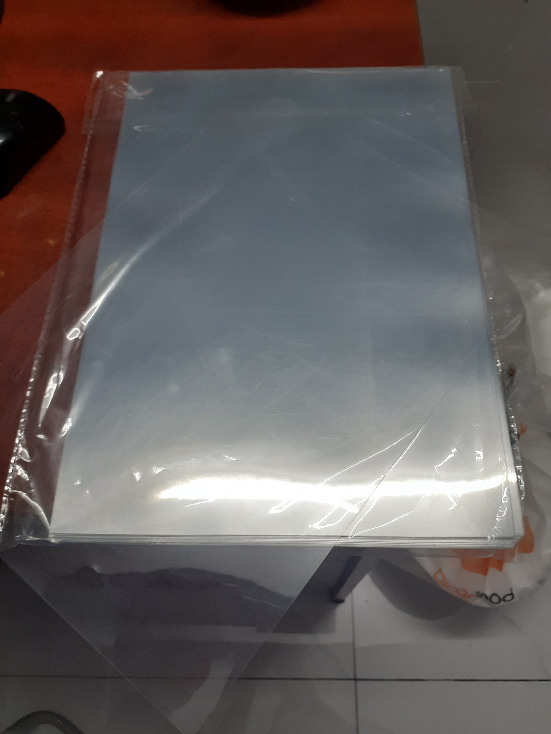 1 xấp bìa kiếng A4 1,5