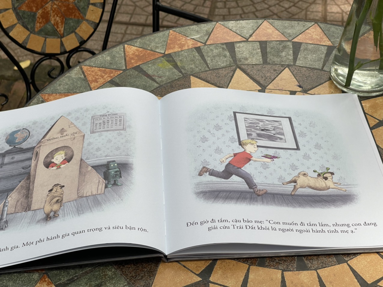 BÓNG TỐI BAO LA – Dựa Trên Một Câu Chuyện Có Thật - Chris Hadfield – Anh Em Nhà Fan – Sanhobooks