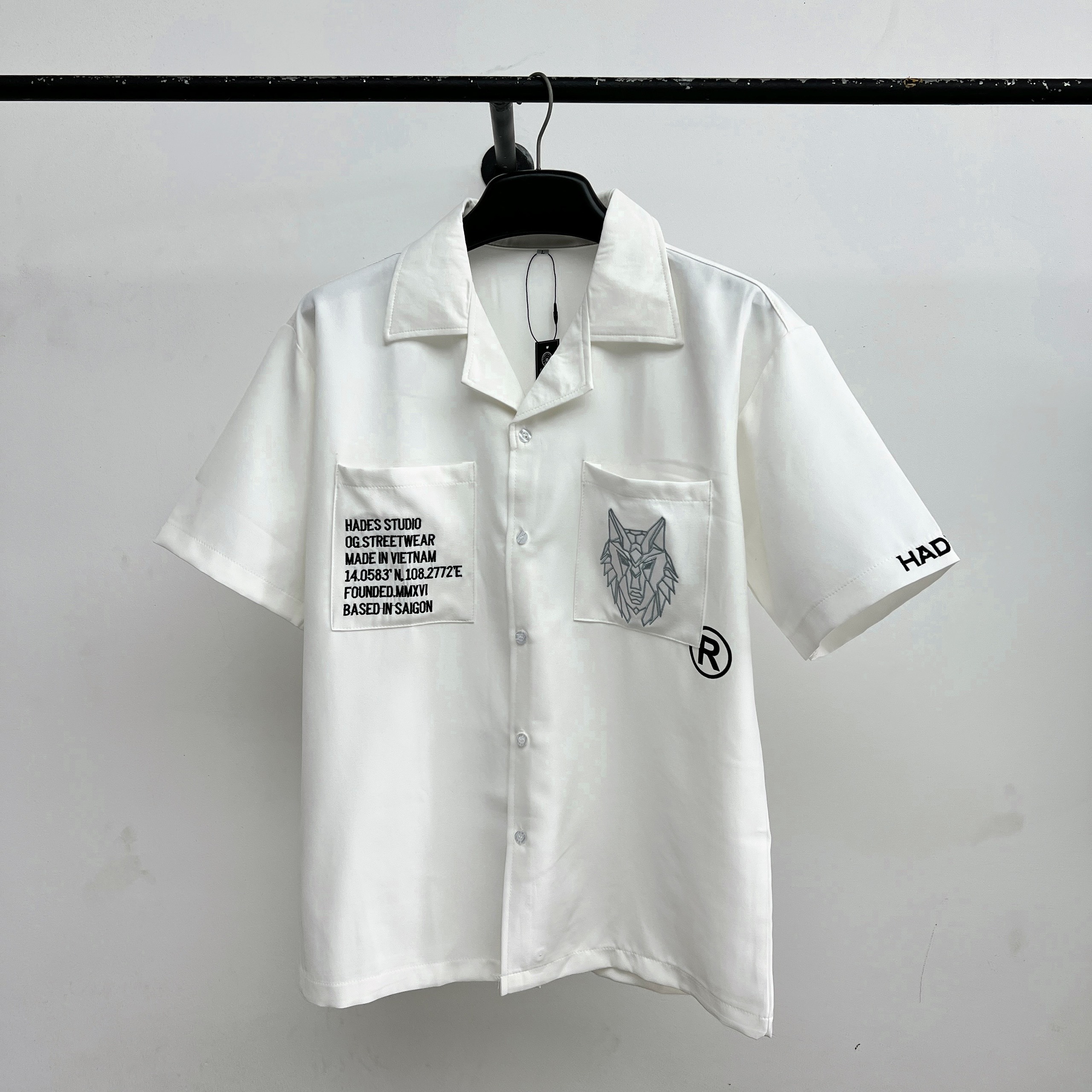 Áo sơ mi nam nữ tay lỡ , oversize chất vải kate lụa , logo thêu Hades form rộng unisex - Gin store