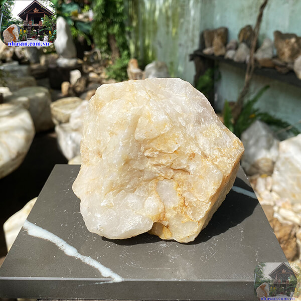 Đá thạch anh thô cho phòng ngủ vật phẩm phong thủy giúp mang lại giấc ngủ ngon - 1.4kg