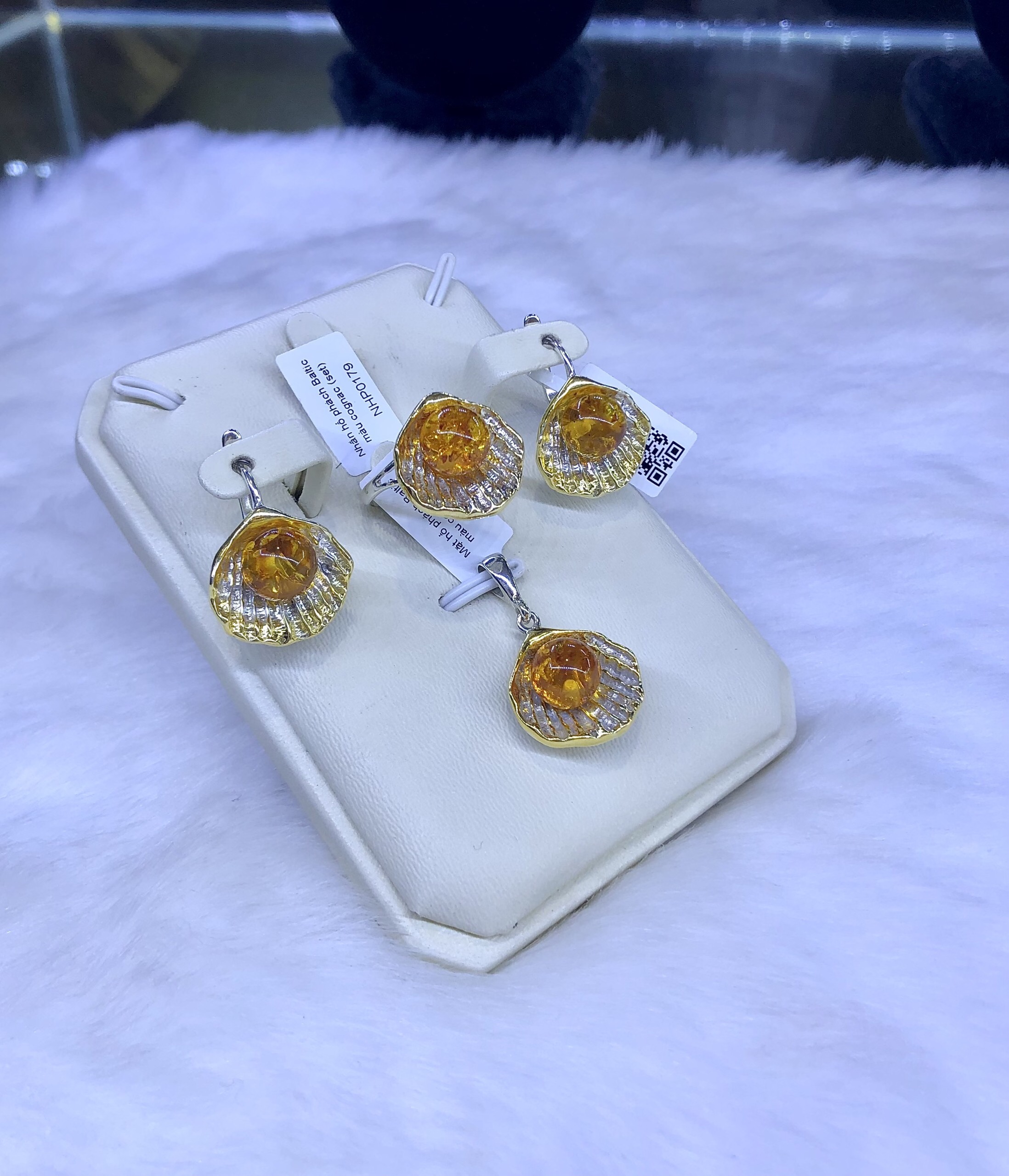 Nhẫn Hổ Phách Baltic Cognac