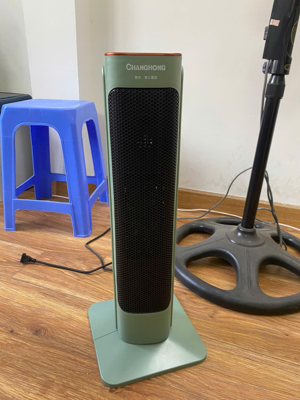 Quạt sưởi gốm cây đứng Sothing Changhong CÔNG SUẤT LỚN 2000W, máy sưởi cây sưởi gốm PTC Ceramic không khô da - Hàng nhập khẩu