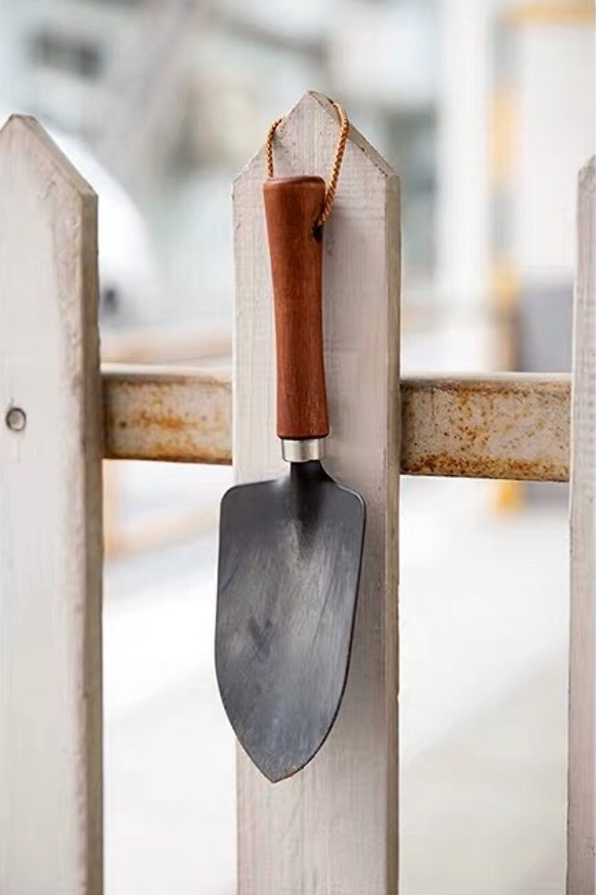 Xẻng thép cán gỗ làm vườn tiện ích hàng nội địa Nhật Bản