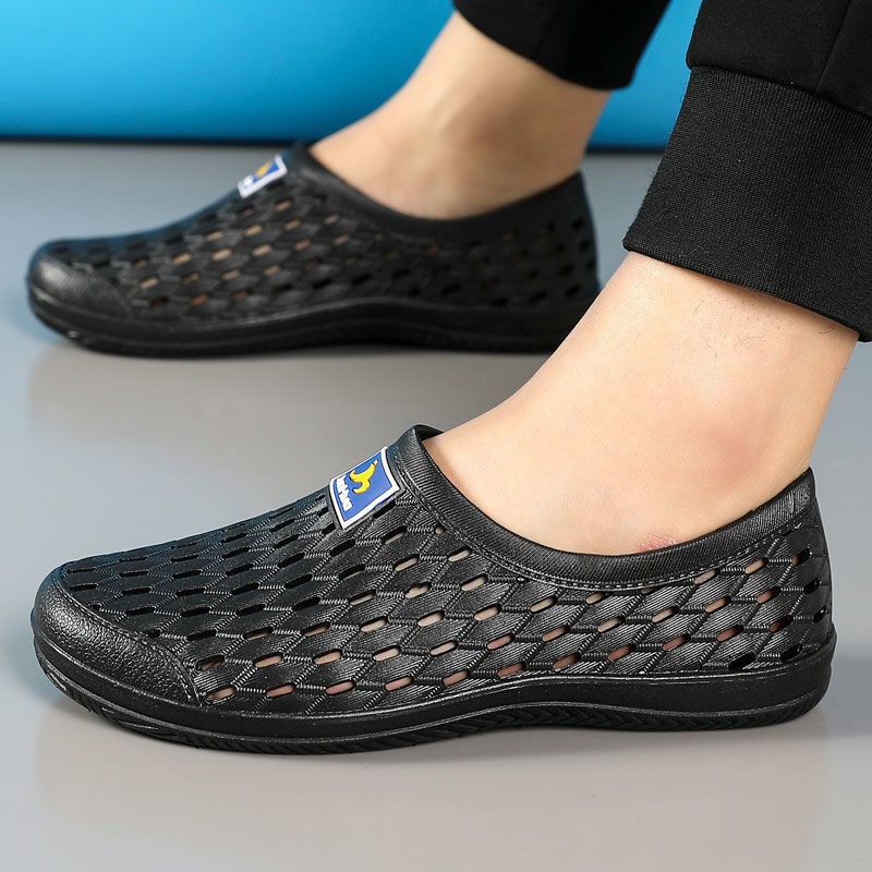 Giày nam nhựa thể thao siêu nhẹ êm chân lỗ thoáng khí đi mưa chống nước thoải mái siêu bền V318