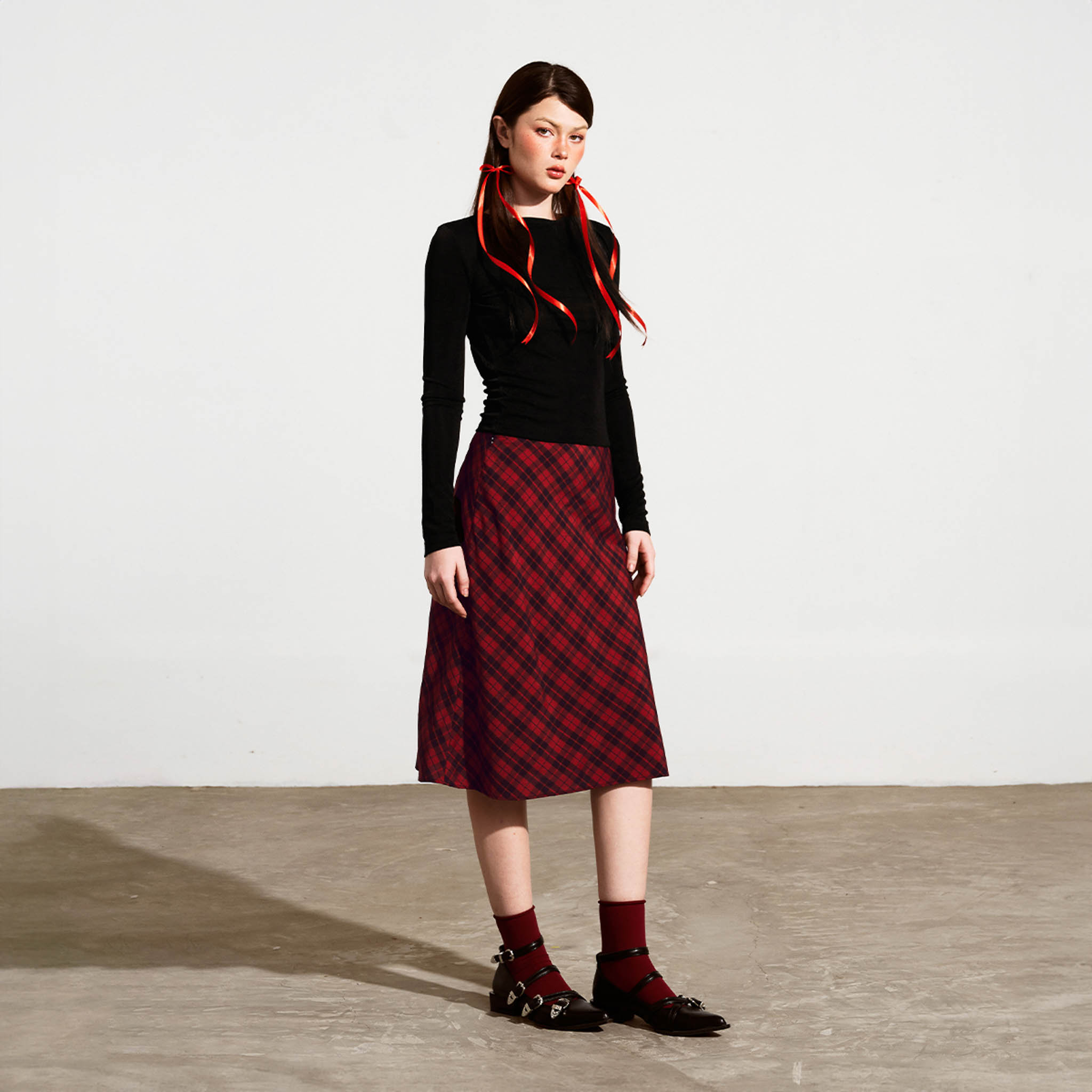 DOTTIE - Chân váy caro dáng lửng - Đỏ - S0193