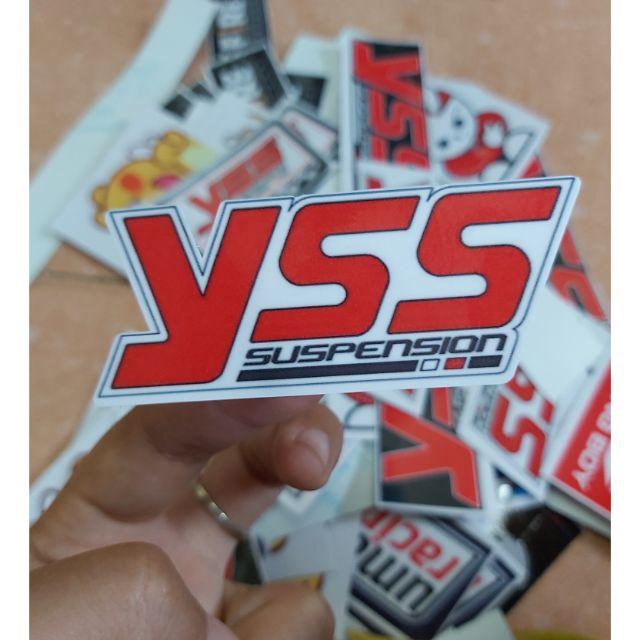 Tem Sticker YSS Nền Trắng Chữ Đỏ Dán Xe