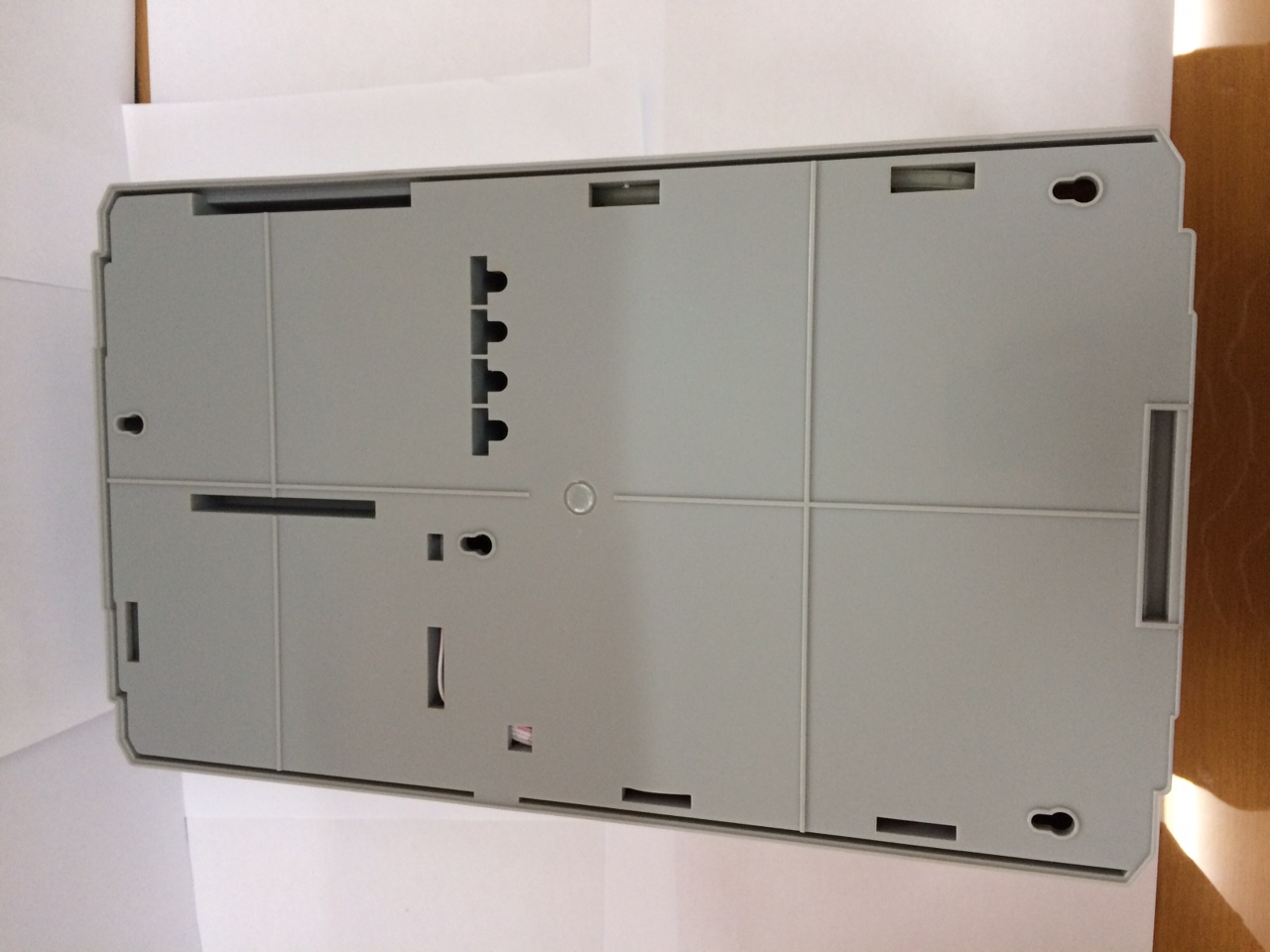 Hộp xịt cồn cảm ứng Xinda XDQ210