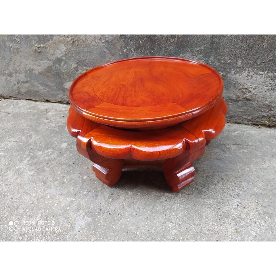 Kỷ váy gỗ hương đá