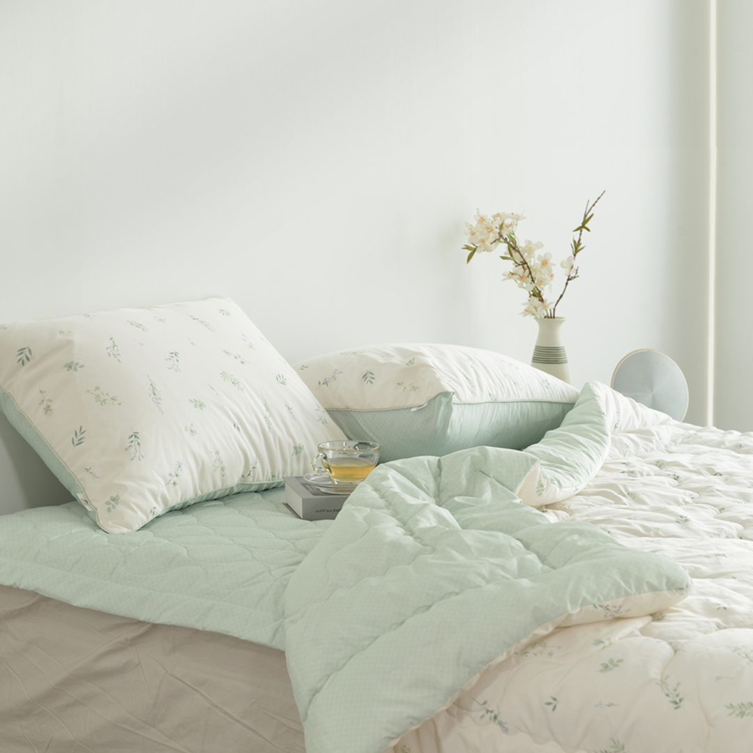 Chăn Chần Bông On Cloud Sylvia Green Vải Ultra Microfiber Chống Bụi