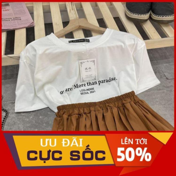 SET ÁO THUN CHỮ TRẮNG MIX CHÂN VÁY XẾP LY NÂU cực xinh