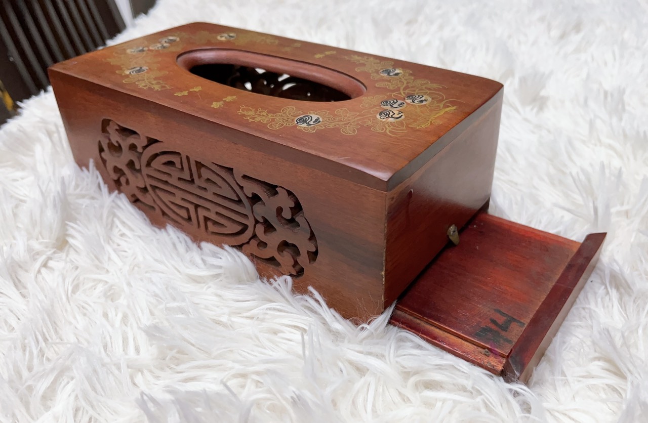 Hộp đựng khăn giấy Thanh Bình Lê chất liệu gỗ