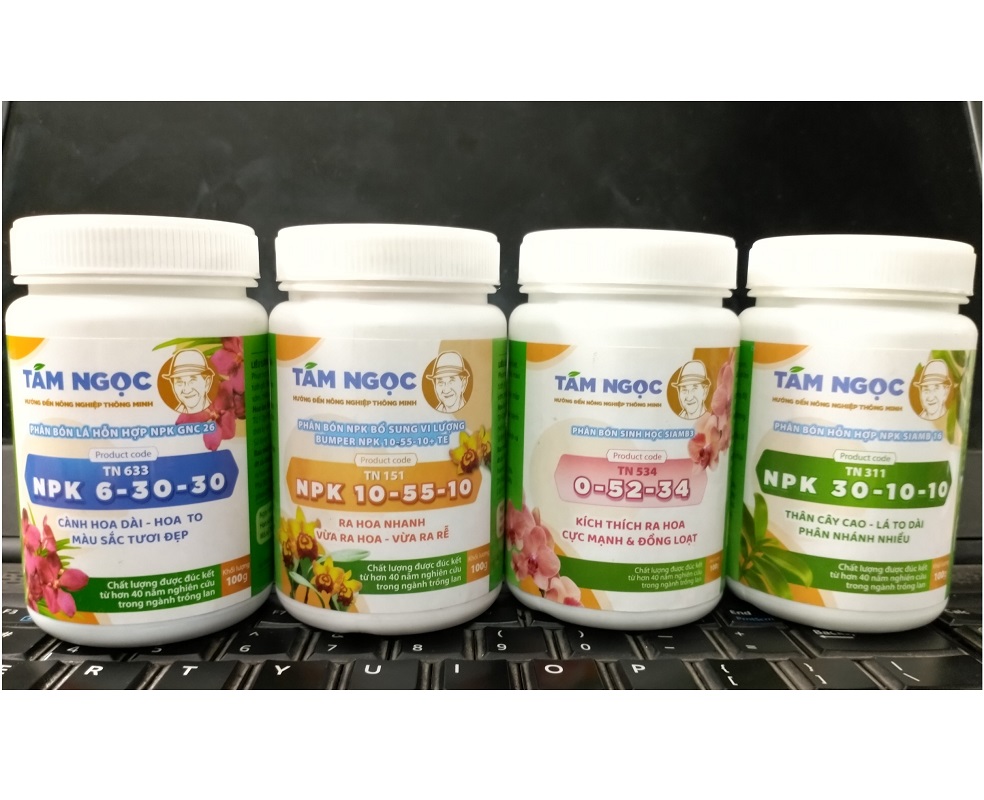 Combo 4 lọ phân bón NPK Tám Ngọc, Thân cây cao, phân nhánh nhiều, kích thích ra hoa, ra rễ cực mạnh, hoa to, màu sắc tươi đẹp...