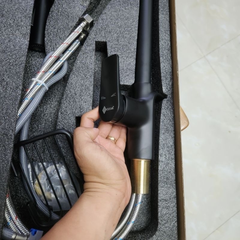 Vòi rửa chén nóng lạnh dây rút / vòi rửa chén nóng lạnh bằng đồng màu đen