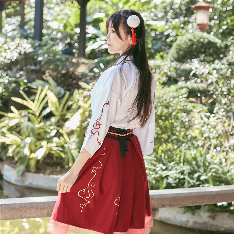Cosplay trang phục cô gái cổ trang Trung Quốc