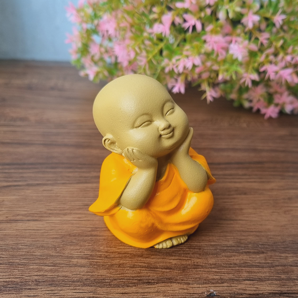 Bộ 02 chú tiểu Hồn Nhiên - Yêu Đời màu áo vàng sinh động - tặng kèm 10 xu vàng mini