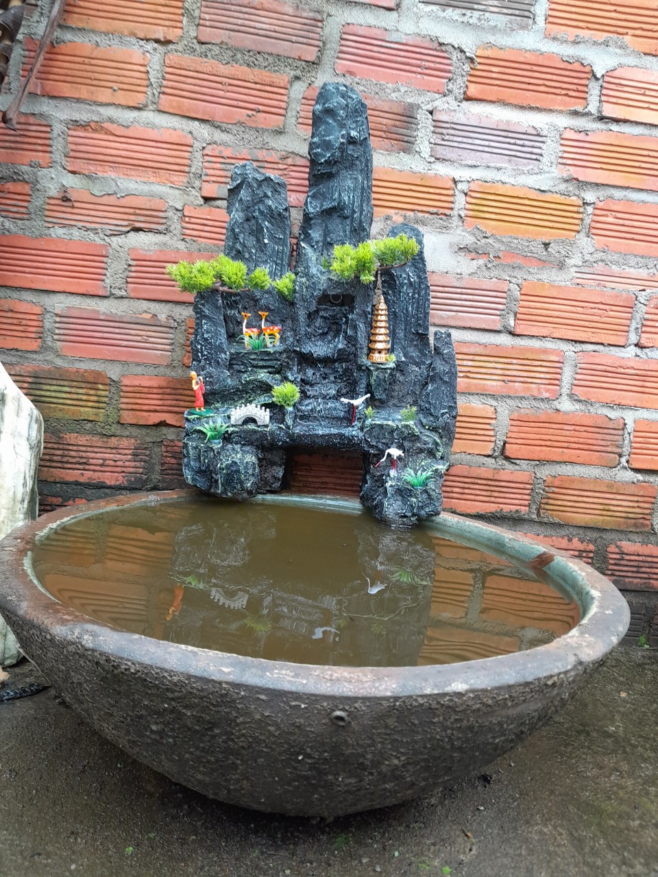 Hòn Non Bộ Hồ Cá Tặng Kèm Máy Bơm Thác Nước