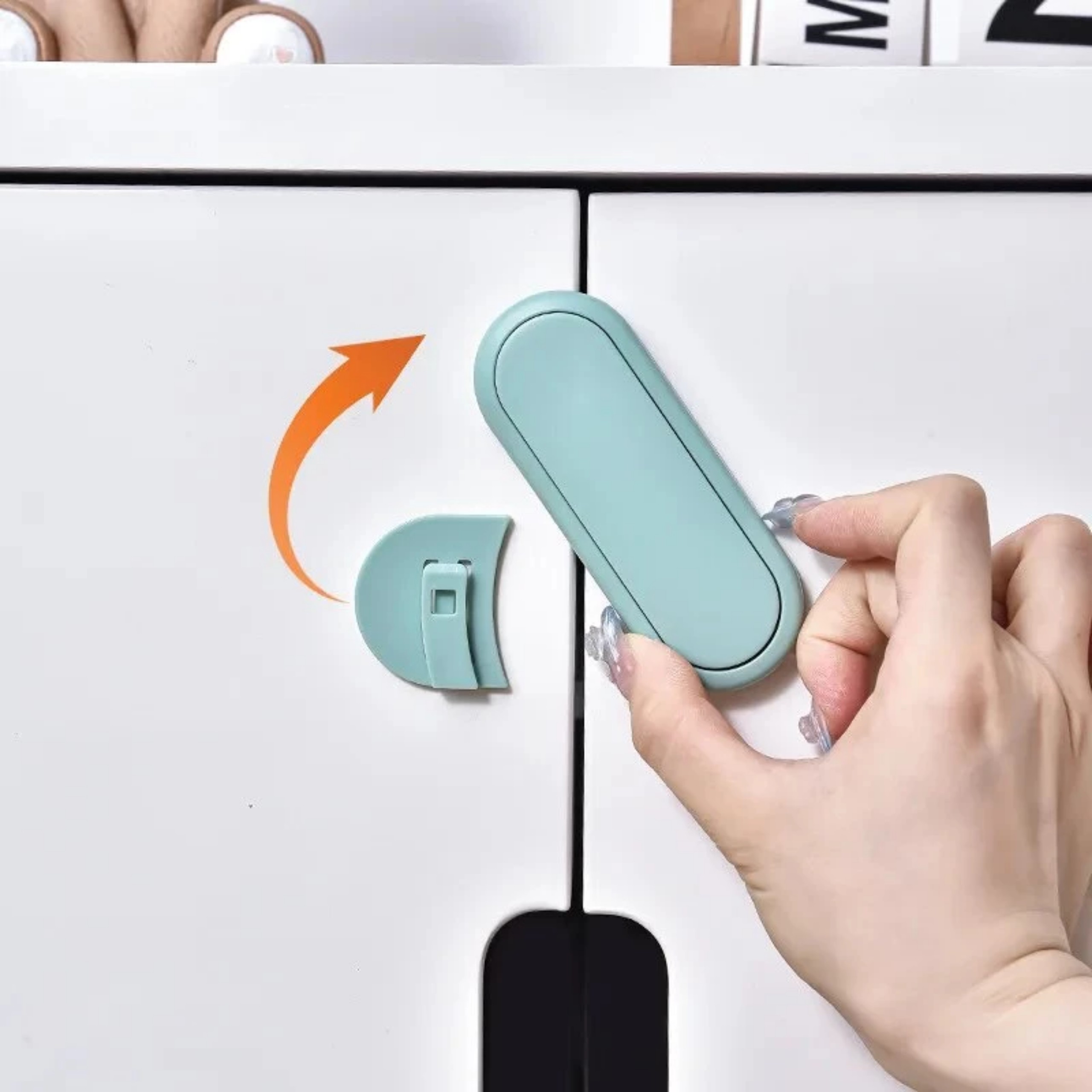 Chốt Cánh Tủ, Chốt Nhựa An Toàn, Chốt Khóa Cửa Tủ Nhiều Màu Lựa Chọn, Chống Kẹp Tay Bảo Vệ An Toàn Cho Bé. Takyhome 3103