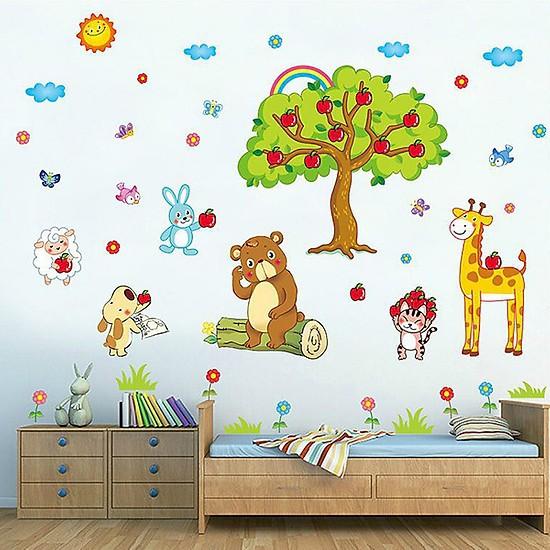 Decal trang trí phòng vườn táo và muôn thú