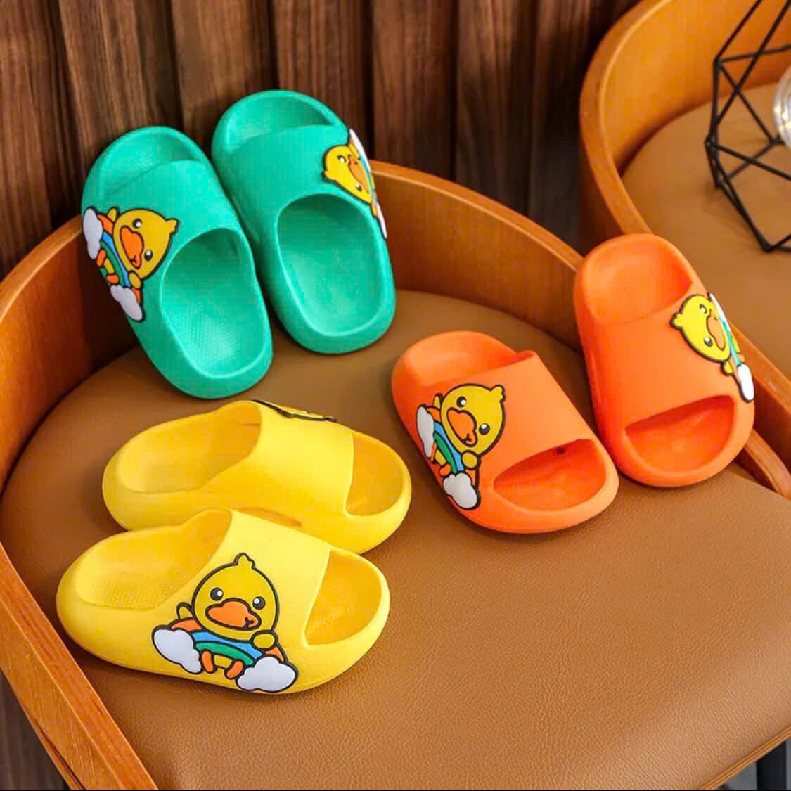 Dép cho bé họa tiết vịt siêu đáng yêu dép chất nhẹ chống trơn trượt 21930