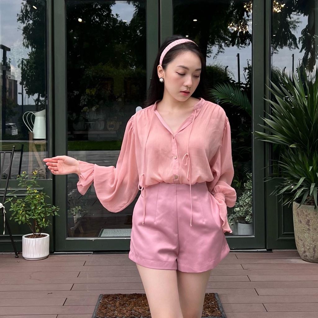 KIOBI - Quần shorts Cindy form lưng cao dáng cơ bản, 3 size S | M | L, có túi, vải kaki gân hồng - KIQS224139H