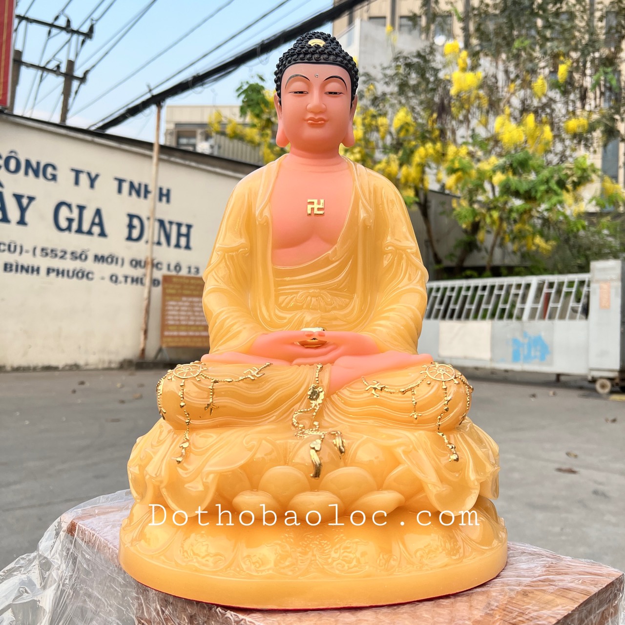 Tượng Phật Bổn Sư Thích Ca Mâu Ni bằng đá nhập khẩu cao cấp cao 40cm – Màu vàng thạch anh