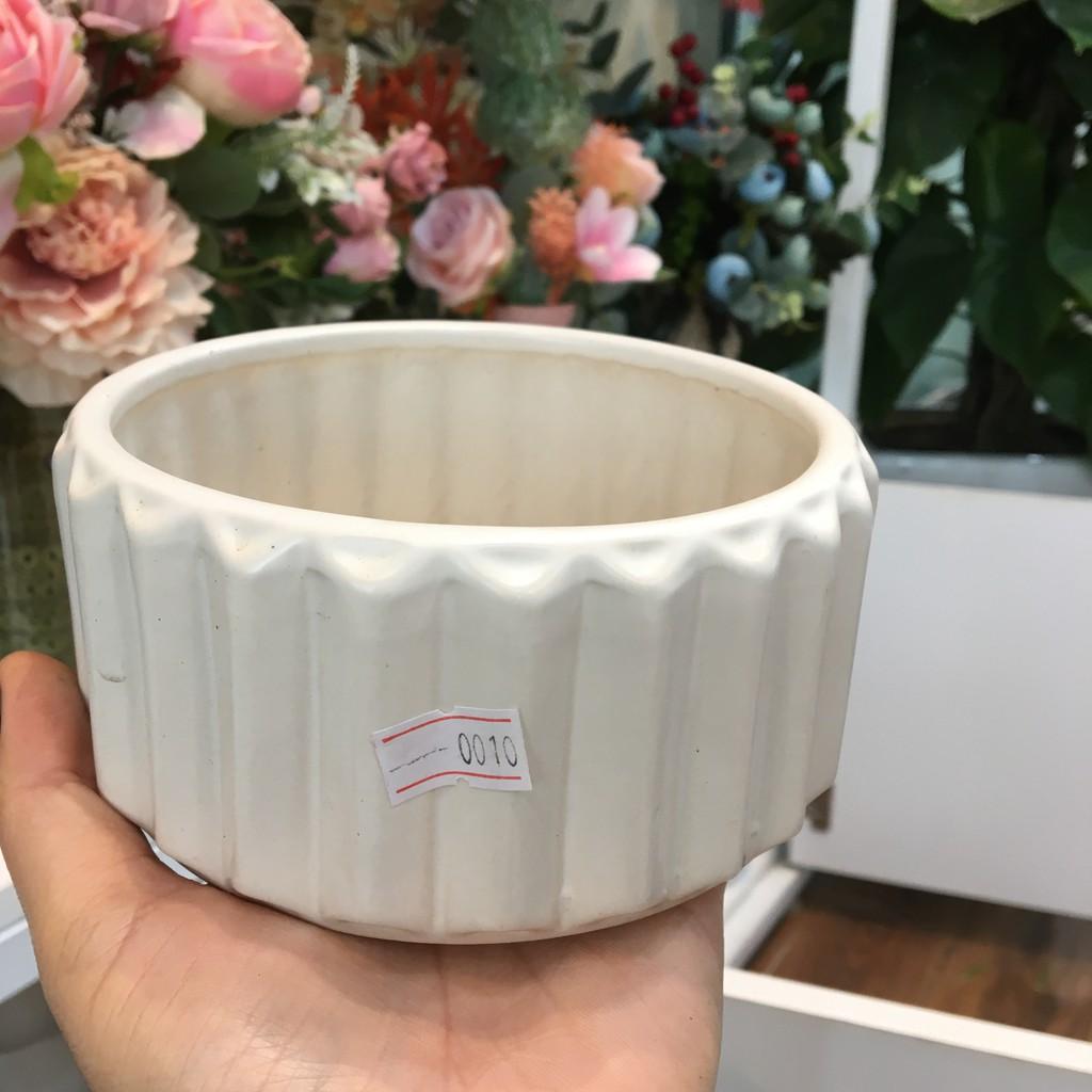 Chậu trụ tròn bẹt khía size nhỏ 7*13. CHA0010