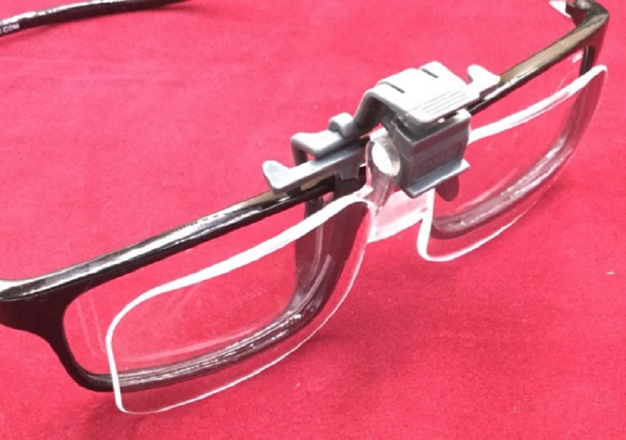 Kính lúp kẹp mắt kính Carson OD-14 Clip&amp;Flip 2x - Hàng Chính Hãng