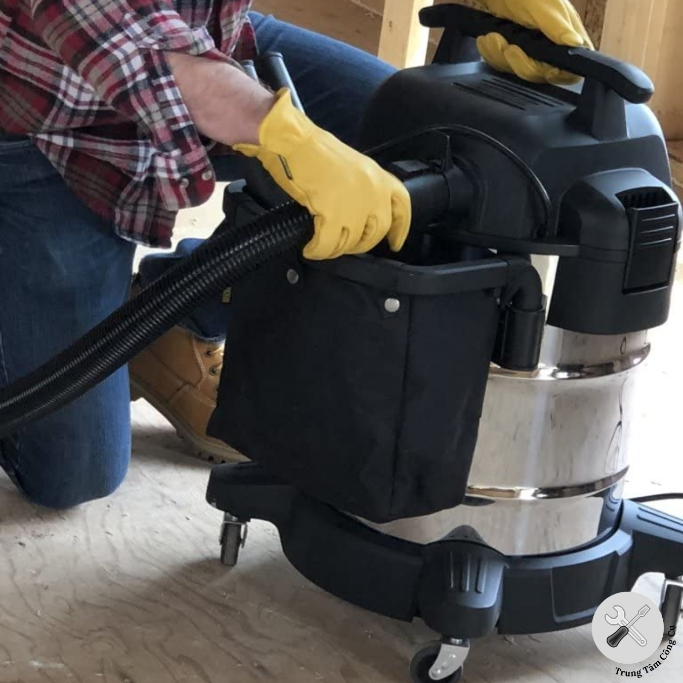Máy hút bụi công nghiệp khô và ướt 3750W DeWALT DXV38S , dung tích 38L - Hàng chính hãng