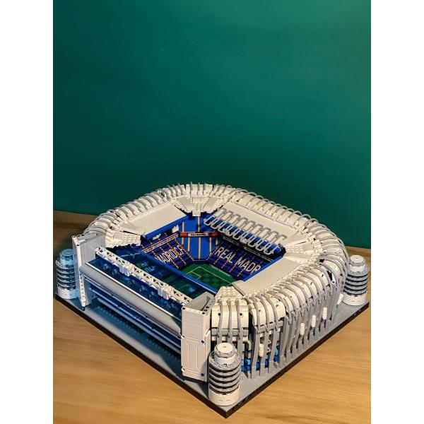 Sân vận động Santiago Bernabéu tặng đèn