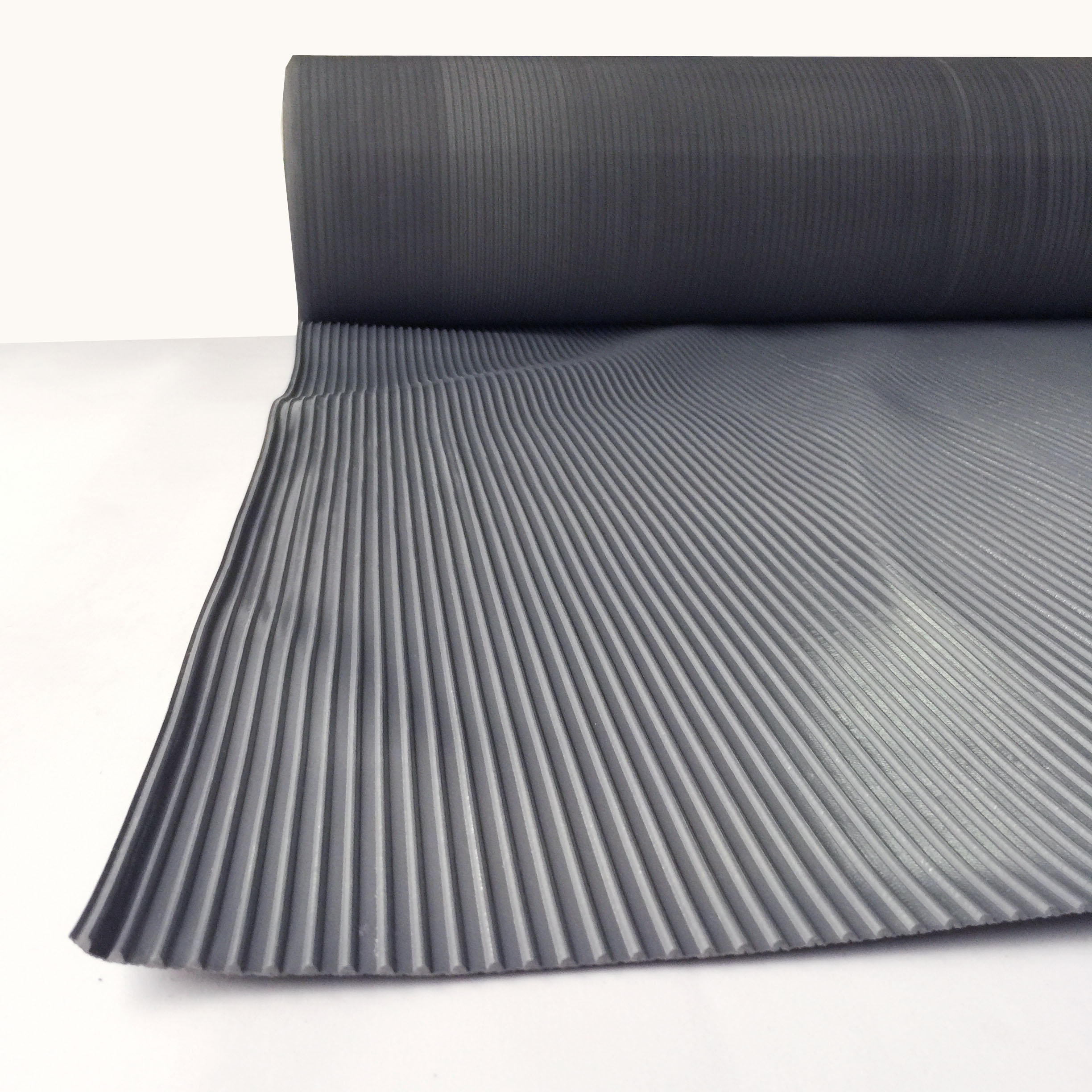 Thảm nhựa sọc dài trải sàn chống trơn trượt - khổ 1,2m màu xám