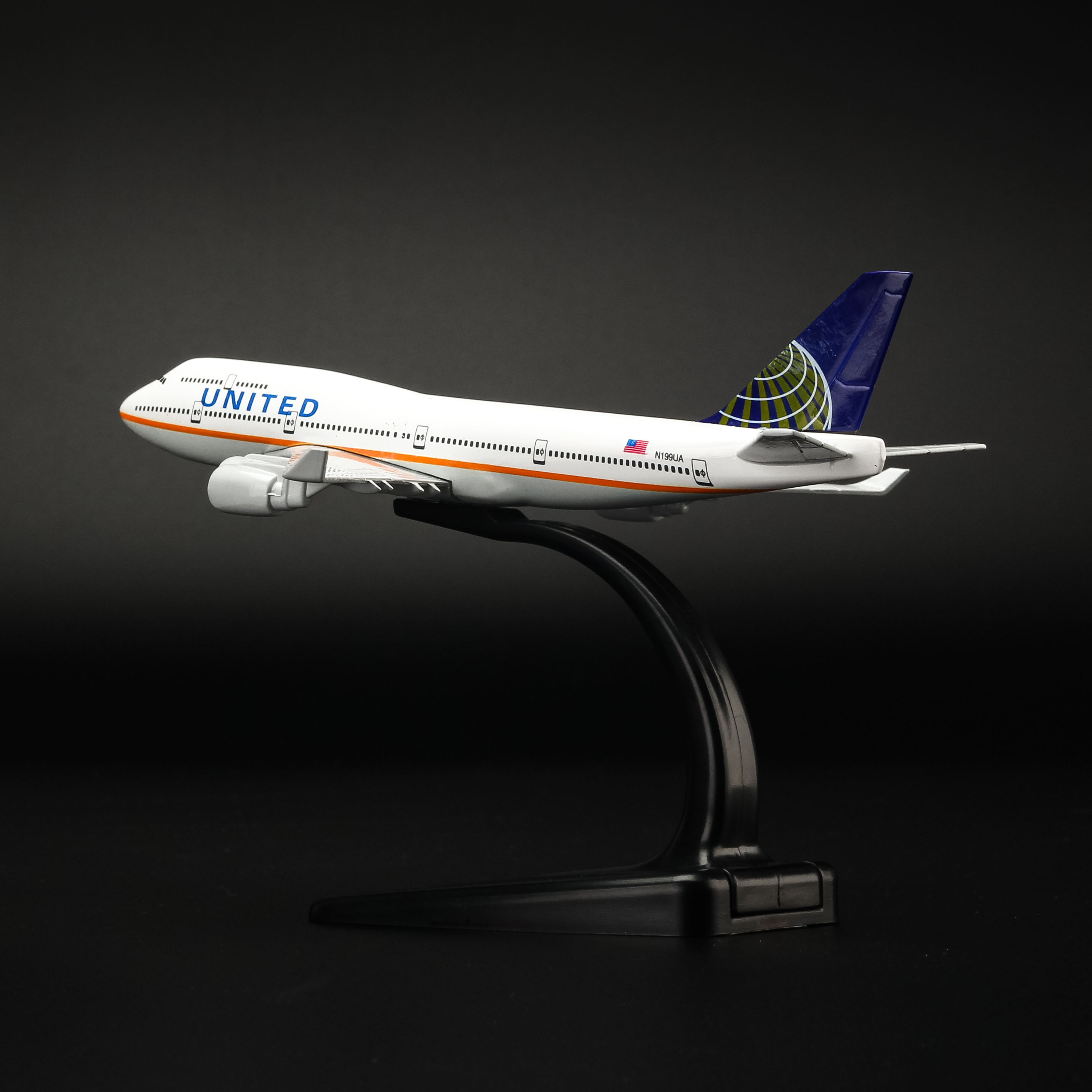 Mô Hình Máy Bay Trưng Bày Boeing 747 United Airlines Everfly