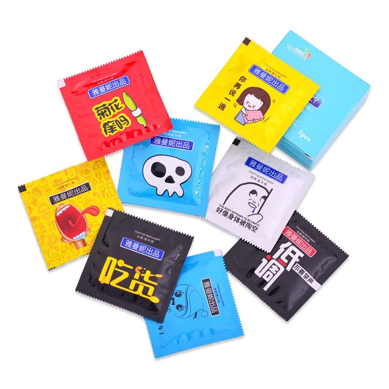 Khăn ướt mini gói vuông hình BCS bỏ túi xách, balo, túi ví tiện lợi đi du lịch, đi chơi, đi làm hoặc đi học - BK112